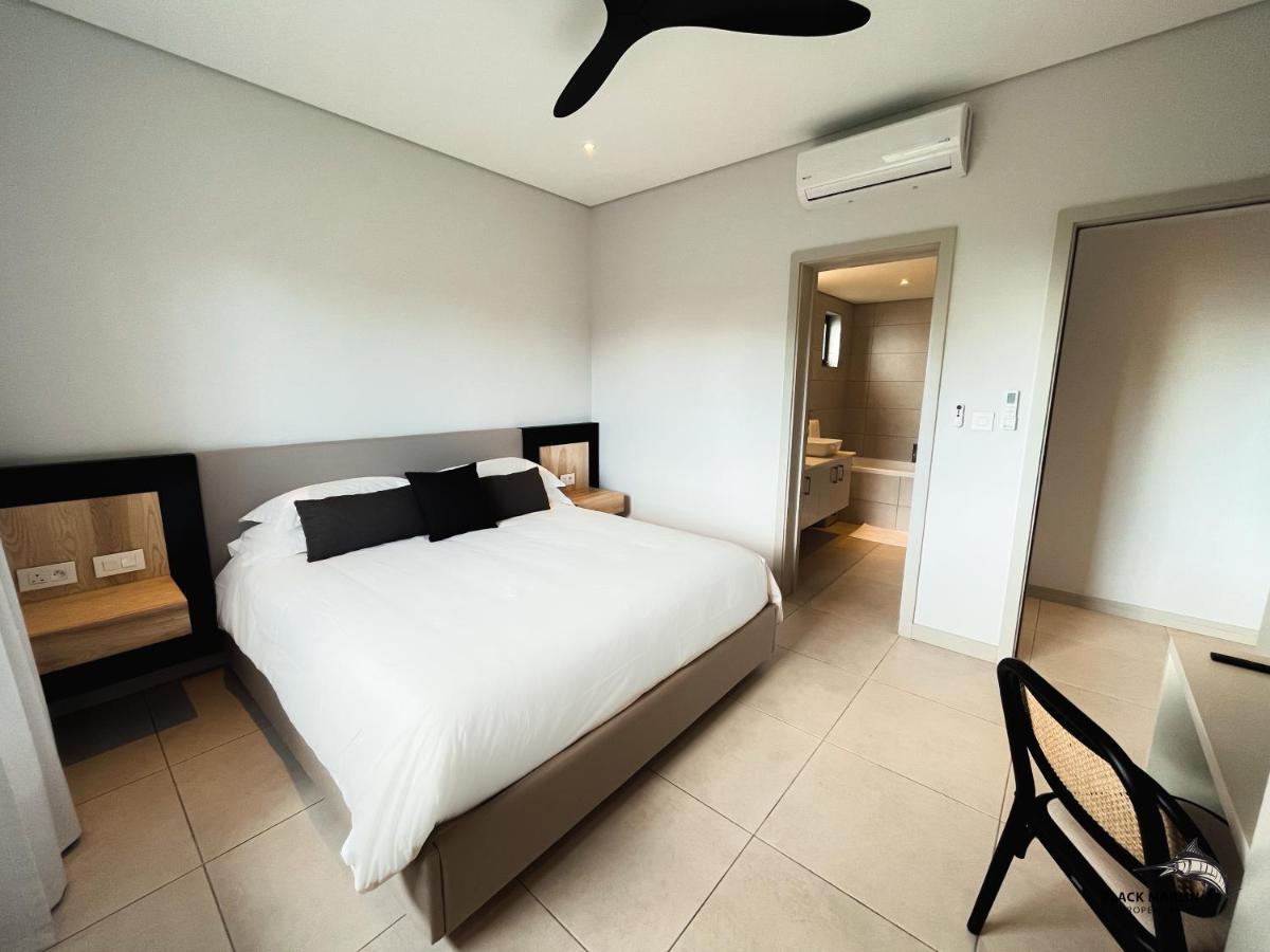 Black Marlin Apartments Pereybere Beach Eksteriør billede